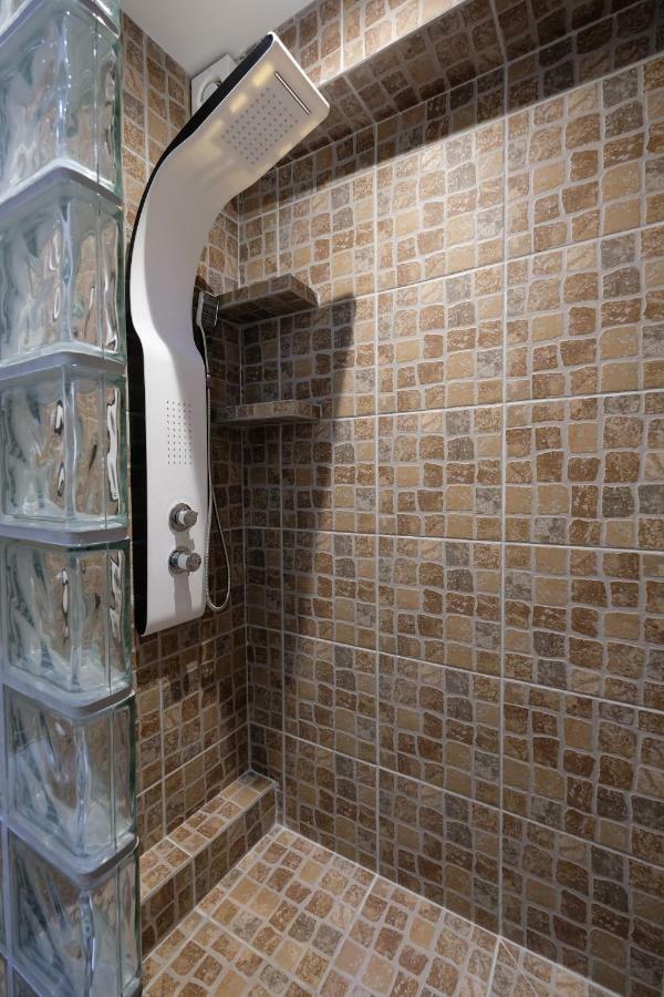 Luxury Cozy Large Apartment In The City Center Thessaloniki Exterior photo